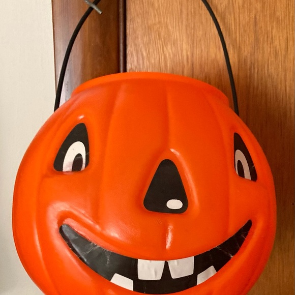 Vintage blow mold pumpkin bucket - Picture 7 of 9